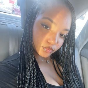 Meet your Posher, Sinaiya